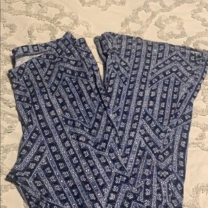 3/$25 Aeropostale bell bottom leggings